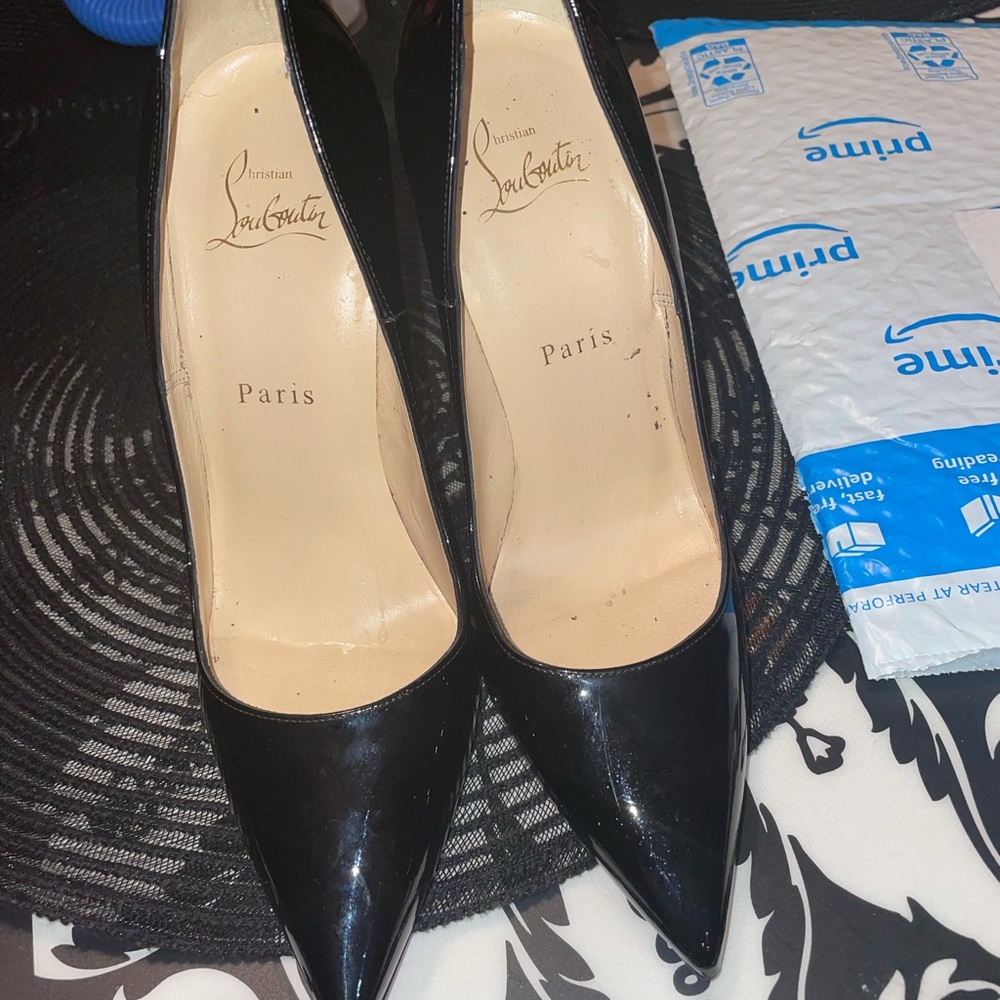 Christian Louboutin size 8 NO OFFERS UNDER 300$